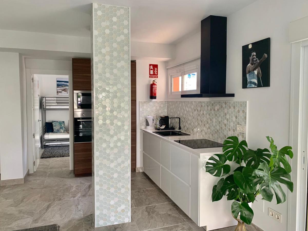 Neptuno Beachfront Apartment Marbella